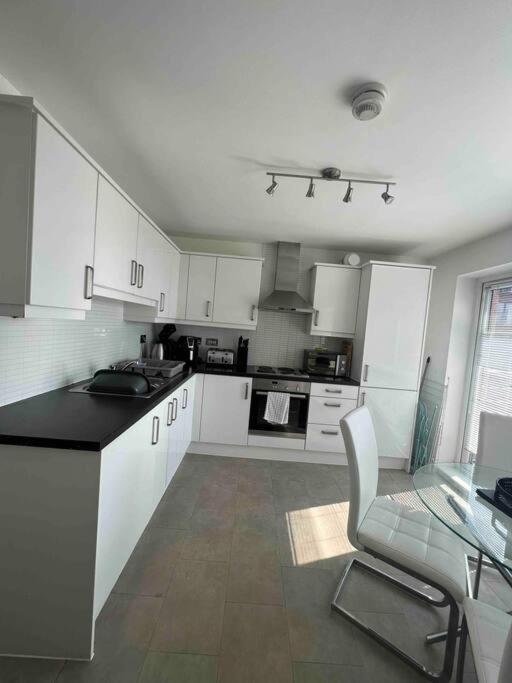City Centre 2 Bed Apartment Chester Eksteriør billede
