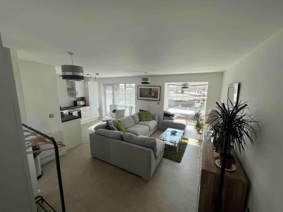 City Centre 2 Bed Apartment Chester Eksteriør billede
