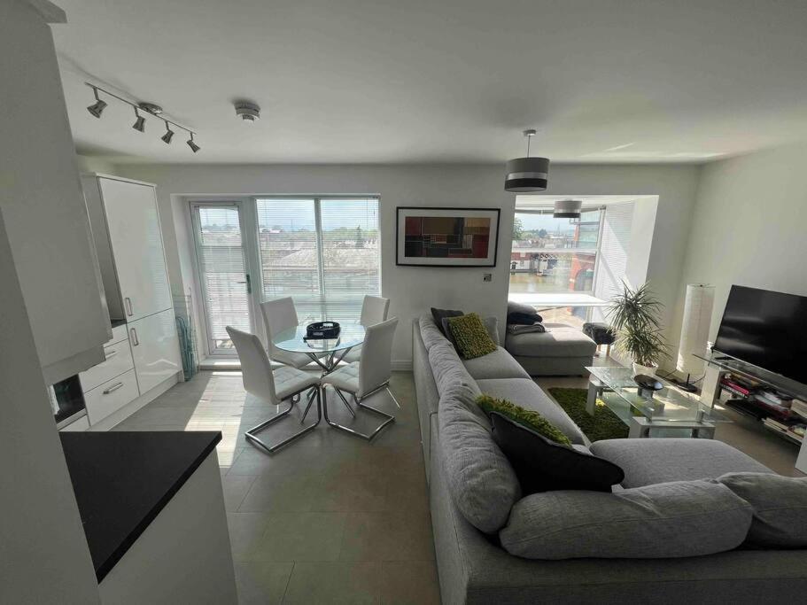 City Centre 2 Bed Apartment Chester Eksteriør billede